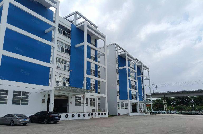 塘厦塘兴路旁带装修一二楼各2000平厂房仓库出租，水电齐全。