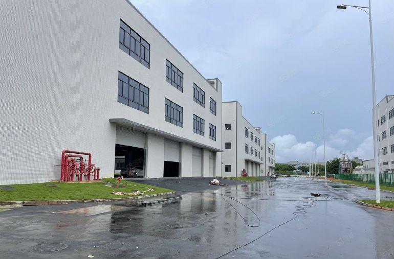 塘厦镇40000平方全新红本独门独院高薪企业厂房招商