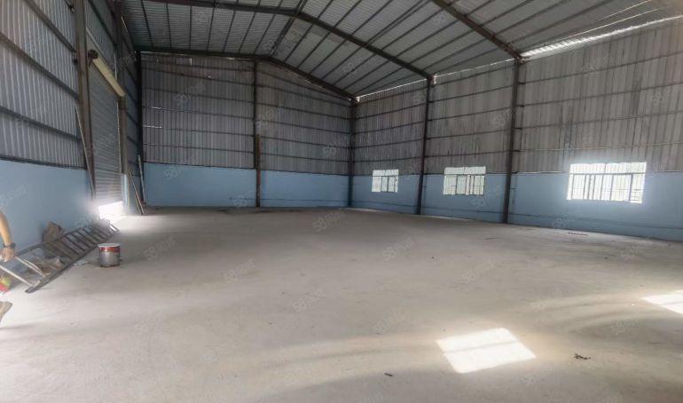 塘厦莲湖全新钢构一楼600平，高8米行业不限大路边可进大车