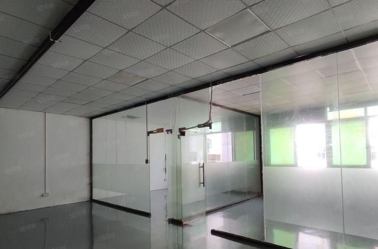 寮步刘屋巷2楼2000平方厂房出租，现成办公室装修，水电齐全