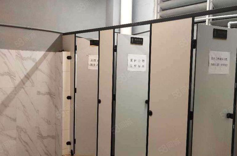 寮步岭厦即将空出二楼整层600平方，精装修，九成新