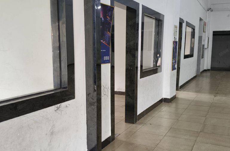 寮步凫山标准独院厂房一楼600平方 精装修.