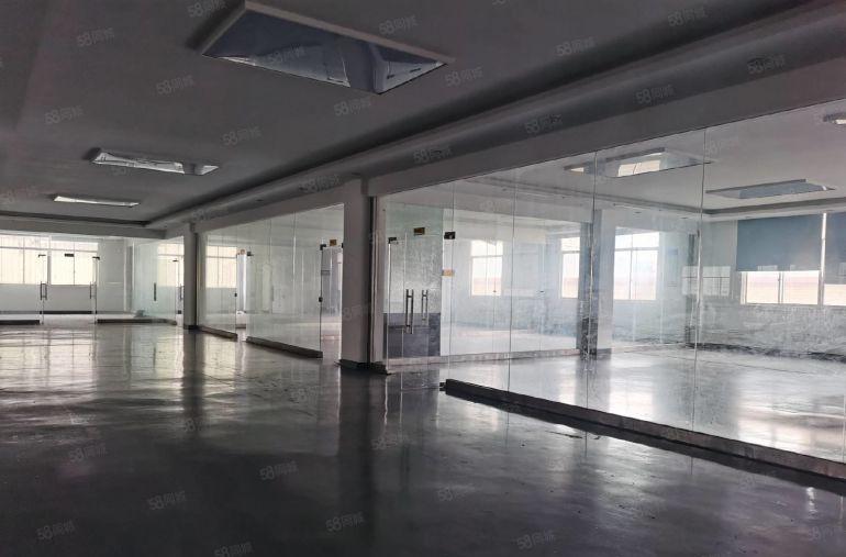 寮步华南城工业区二楼厂房出租2500平米现成装修