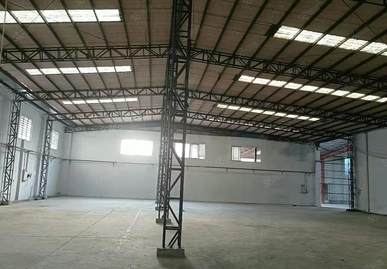 年底特价寮步厂房，厂房空地大，可以进挂车，价格实惠可分租。