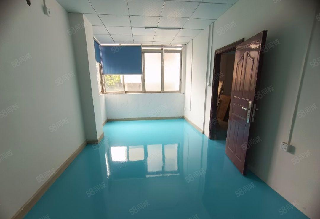 小独院厂房总面积2100方，可进大货柜