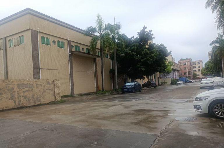 寮步镇单一层厂房出租1500平方，8米高，空地大，周边无居民