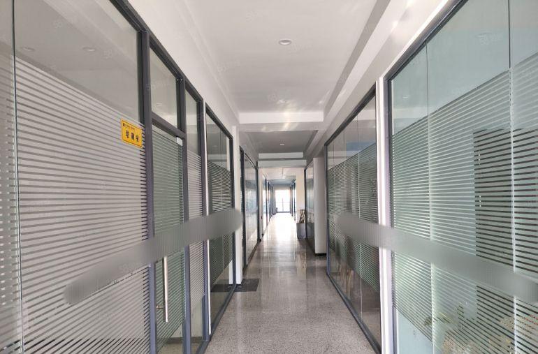 寮步泉塘2800平方厂房出租，办公室带装修有地坪漆只租10元