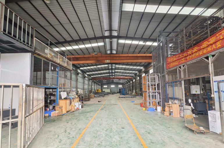 寮步镇钢构2400平方，价格优惠，高度9米，形象好 2部航车