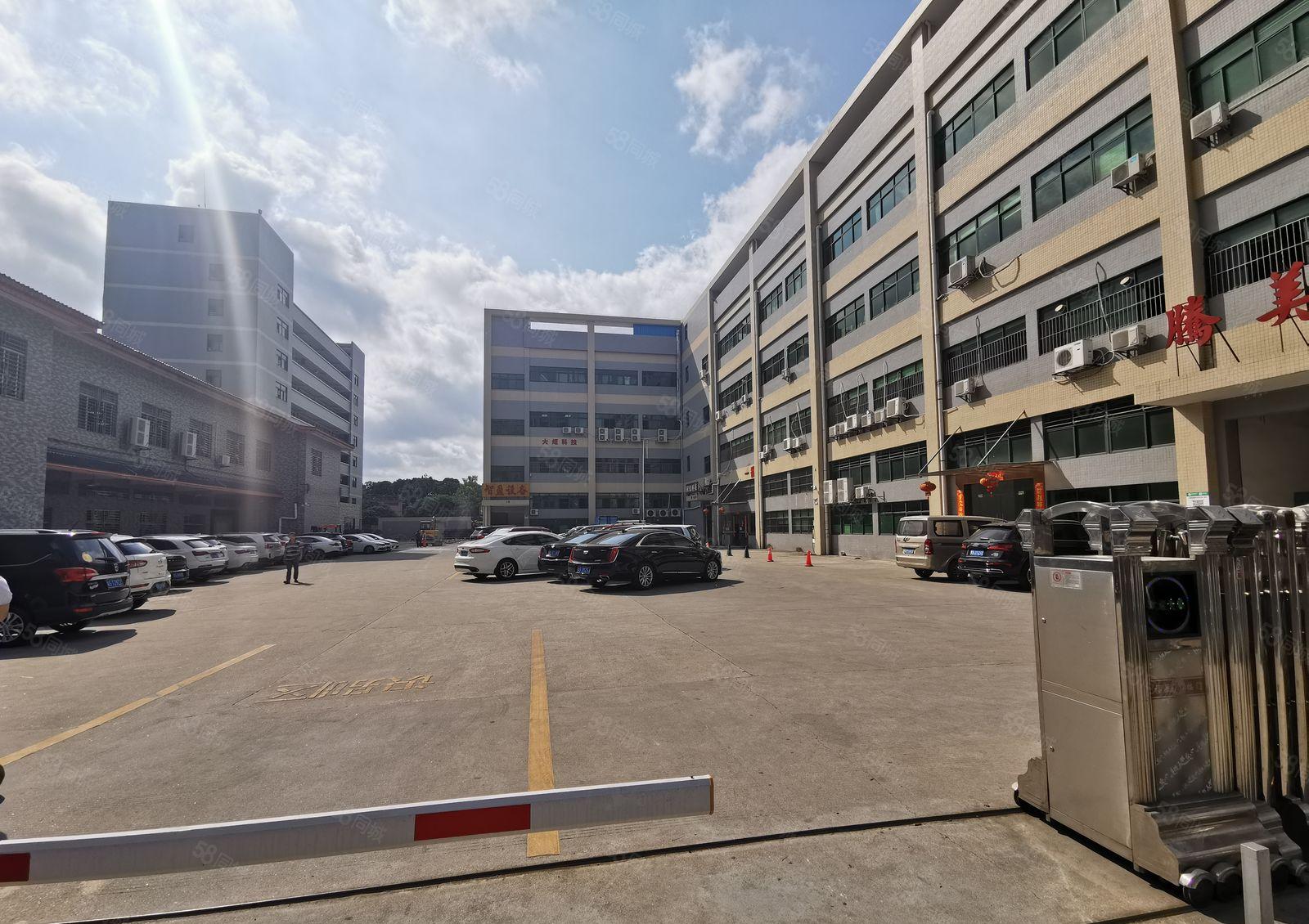 寮步上屯高速口附近1200平米一楼厂房出租，空地超大