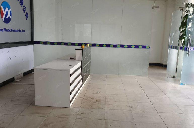 寮步凫山标准独院厂房一楼600平方 精装修.