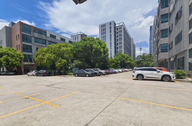 察步镇小独院，标准1450平方。价格8元，高度5米，形象好