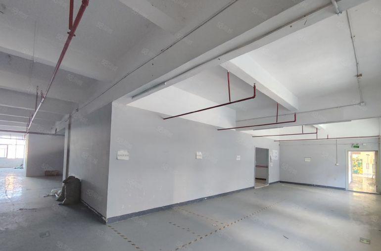 寮步园区1300平方厂房出租，现成办公室装修，只租9块平方