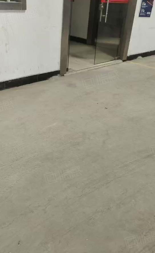 寮步原房东单一层砖墙到顶独院厂房1000平方出租 带装修.