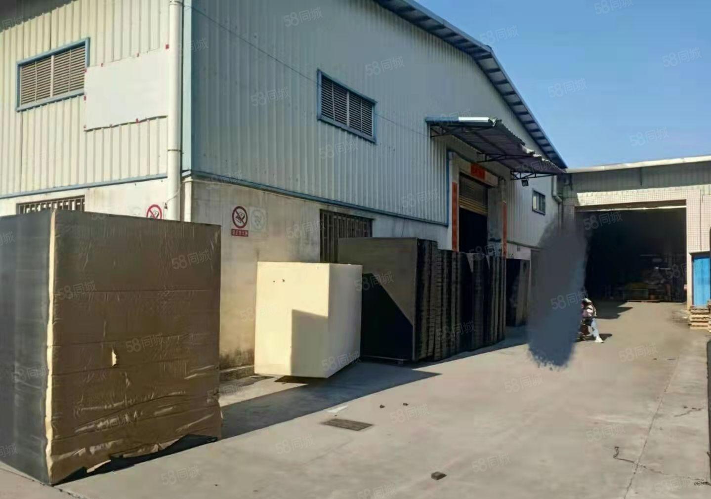 年底特价寮步厂房，厂房空地大，可以进挂车，价格实惠可分租。