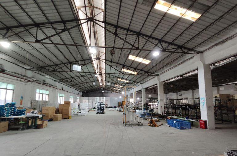 寮步单一层钢结构铁皮房4850平方厂房出租，有现成行车租15