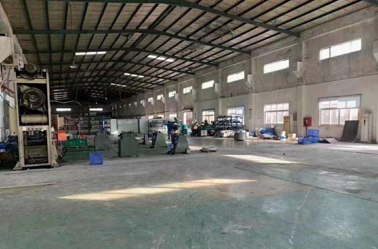 寮步镇单一层厂房出租1500平方，8米高，空地大，周边无居民