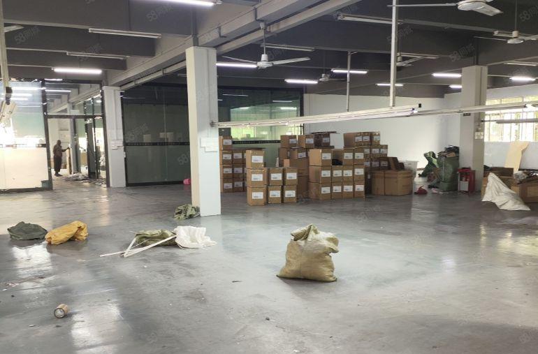 寮步镇高速路口边二层独院厂房仓库出租，带豪华精装修，超大空地