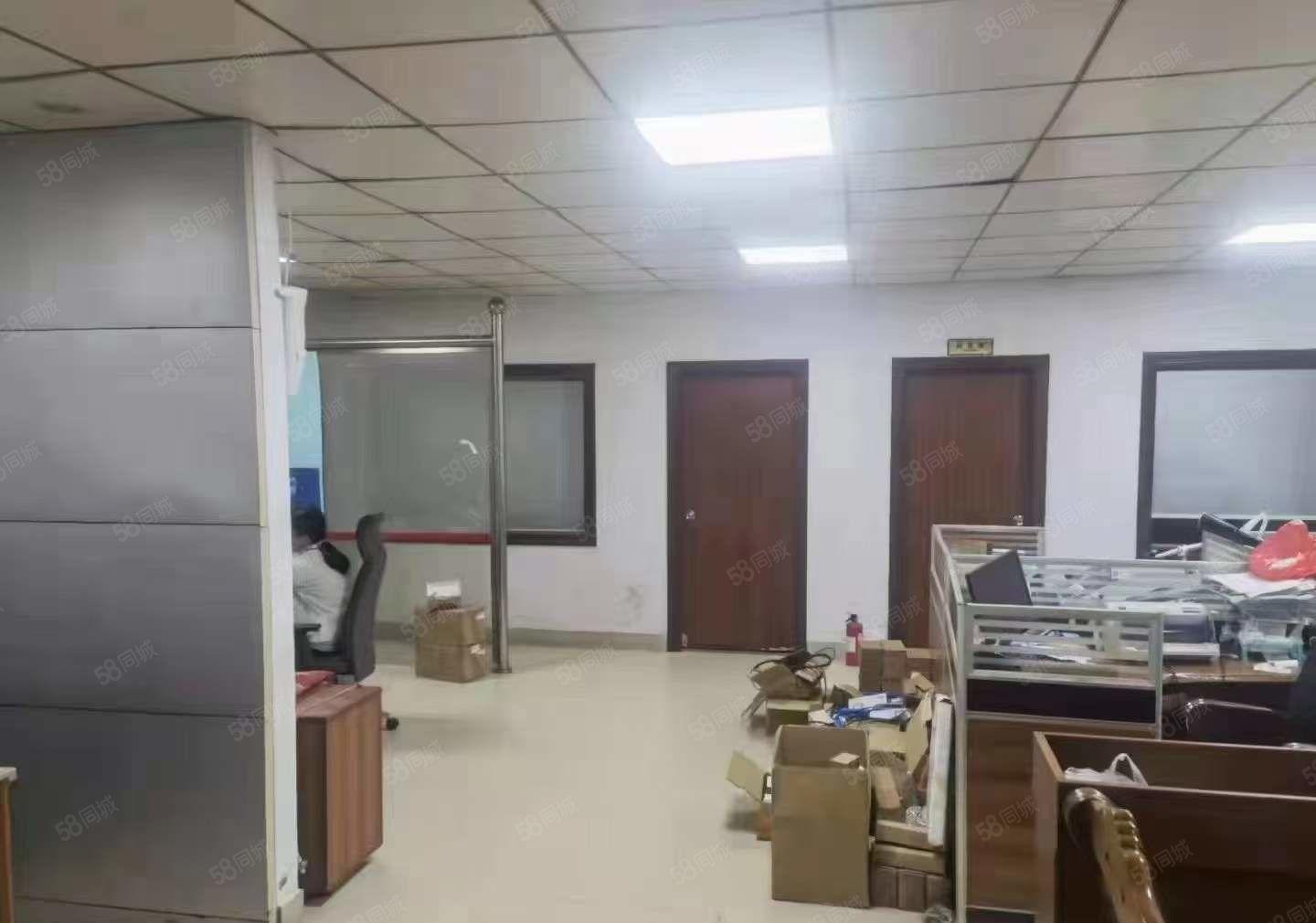 寮步西溪月底空出，600平单一层钢构厂房出租，带行车办公室