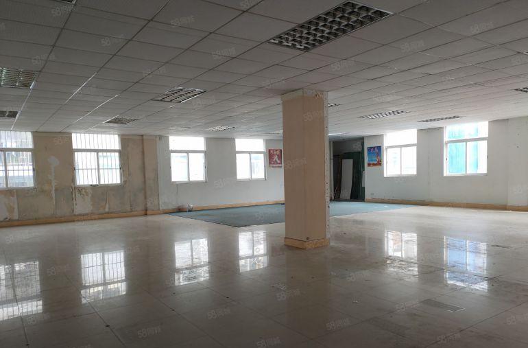 寮步 华南城 高新科技园 二楼 1000平方，带精装修
