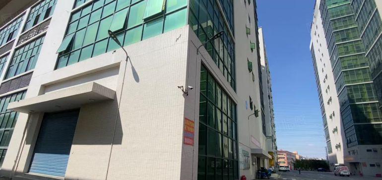 东莞大朗大型工业园楼上3500平精装修厂房出租形象好靠近高速