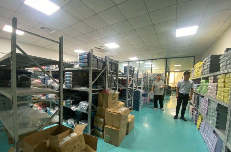 东莞大朗大型工业园楼上3500平精装修厂房出租形象好靠近高速