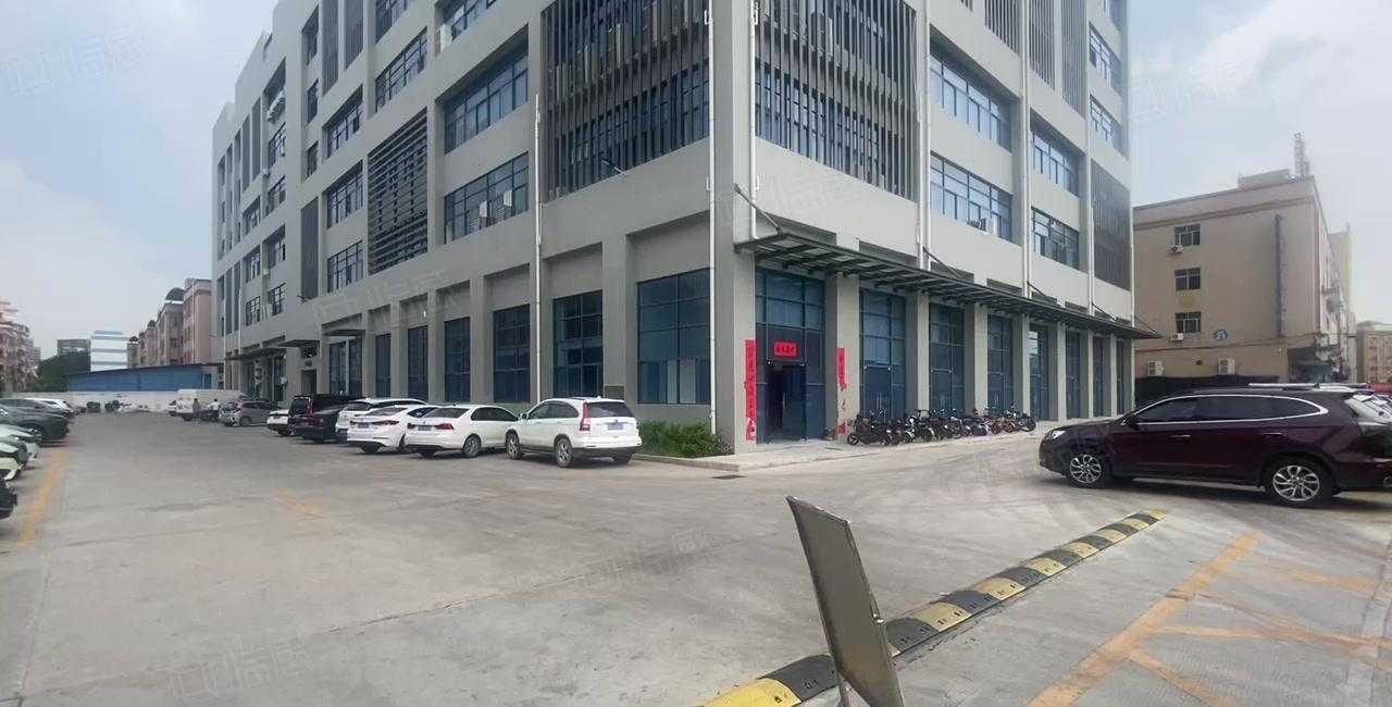 莞城新出漂亮园区厂房出租，可分租空地大。适合小加工电子仓库