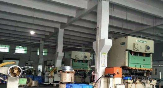 清溪镇三星带牛角行车空地超大带装修厂房出租2000平