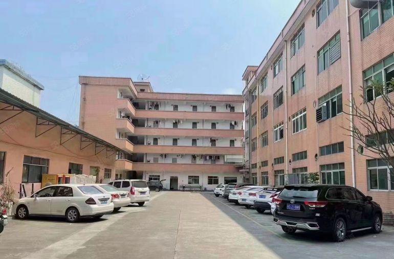 凤岗雁田新出5000平方米原房东独门独院厂房）