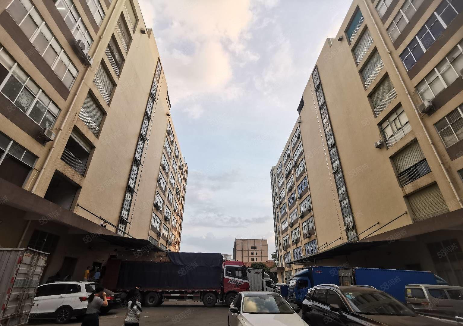 带卸货平凤岗大型科技园三楼3000平米出租快速路边上交通方便