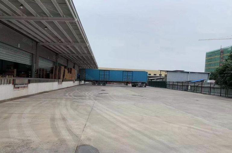 10元双边高台物流仓库厂房出租，高12米现成装修可分租空地大