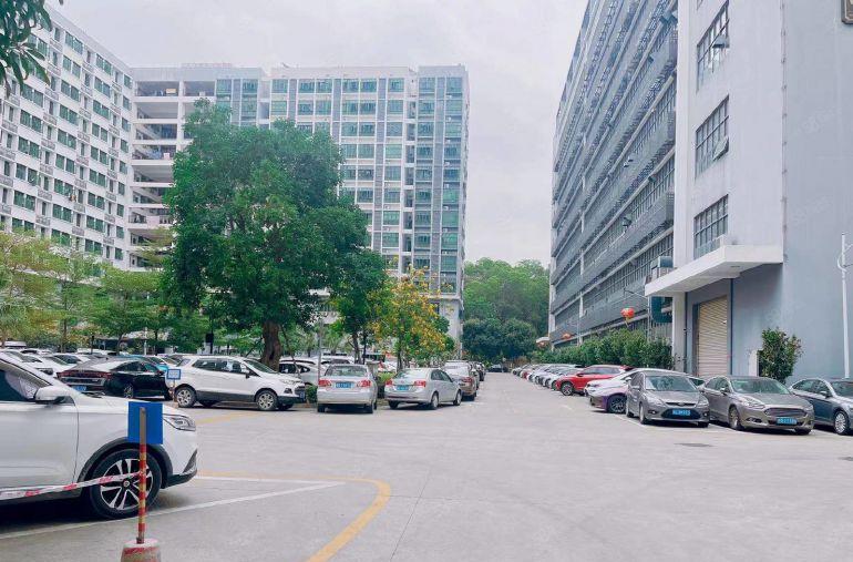 带装修三楼厂房出租）凤岗五联新出2000平方米楼上厂房出租