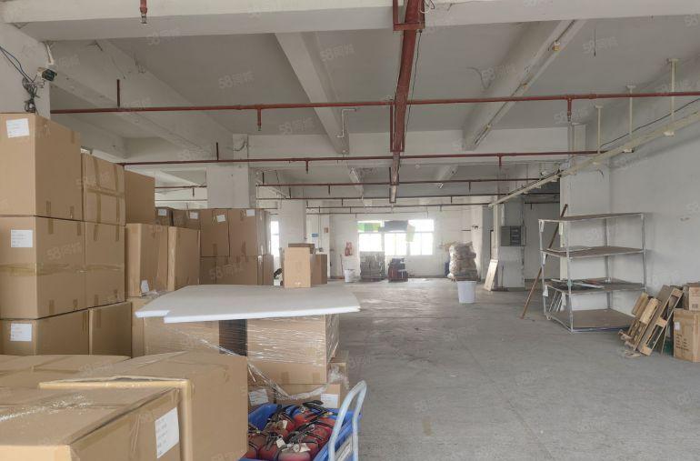 凤岗雁田楼上重工企业厂房1500平带3吨货梯