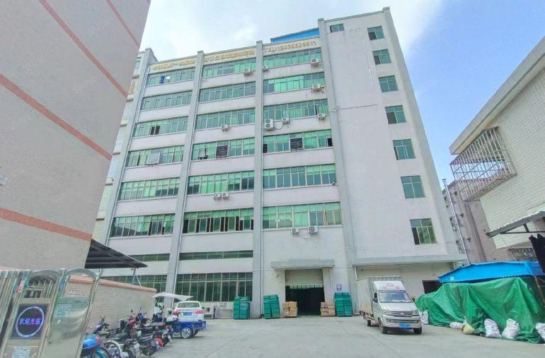 凤岗镇一楼厂房出租注塑模具CNC厂房低价出租7部行车免费使用