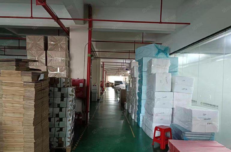 凤岗五联标准厂房二楼2000平出租，带办公室装修，现成水电