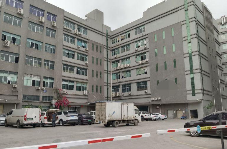 凤岗五联新出带办公室精装修标准工业厂房仓库二楼2000平出租