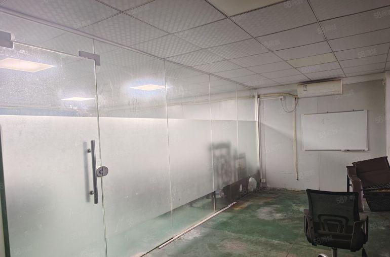 凤岗金凤凰新出一楼标准550平厂房出租，带装修办公室牛行车