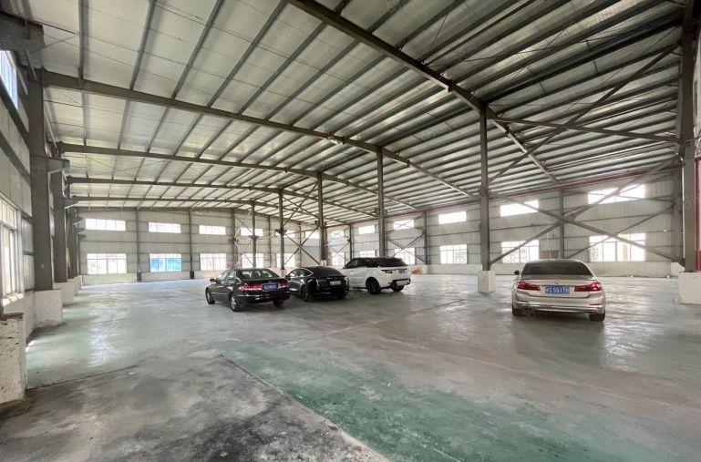 凤岗新出原房东单一层滴水八米。带牛角位，周边没有居空地非常大