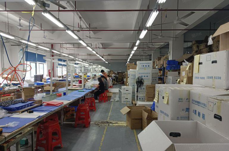 凤岗雁田新出带办公室精装修标准厂房楼上2000平出租现成水电