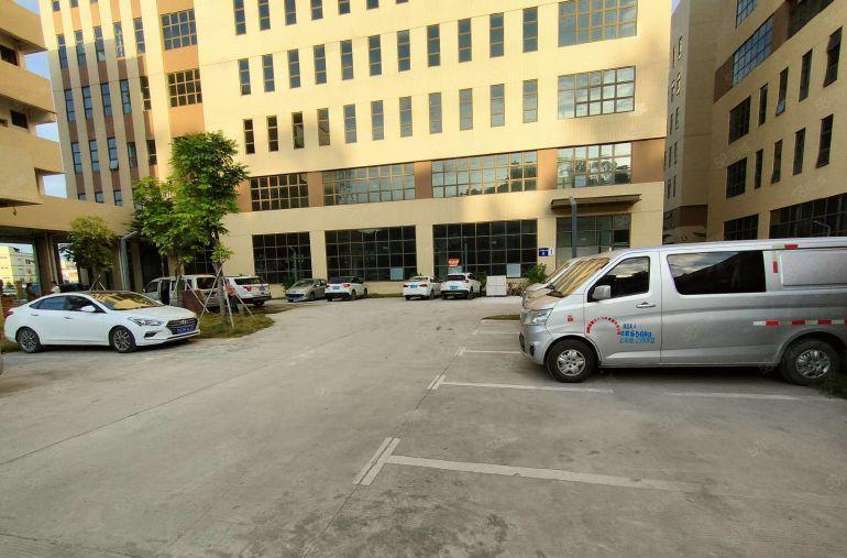 15块起租凤岗靠观澜原房东全新独院10000平，500平起分