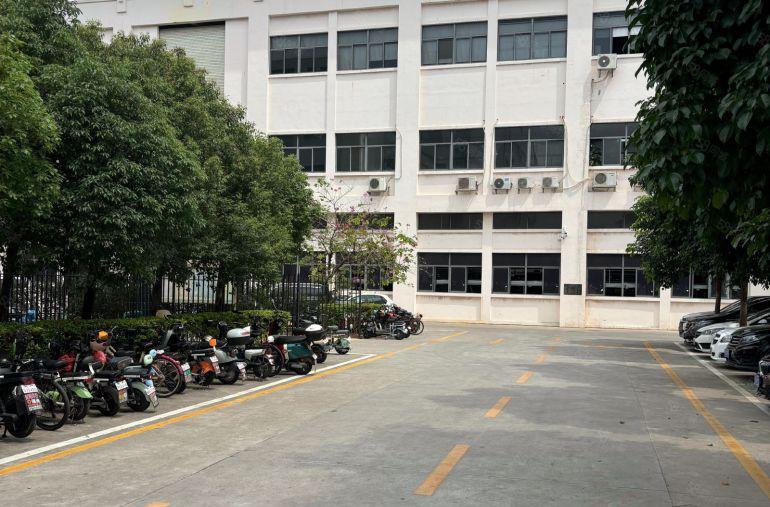 凤岗镇一楼标准厂房出租1800平方原房东实际面积水电齐全出租