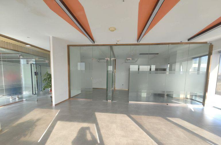 东莞凤岗镇靠深原房东楼上精装修写字楼198平主干道边厂房出租