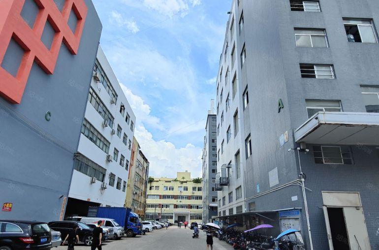 凤岗镇油甘埔村正规工业园一楼标准厂房550平水电齐全现成装修