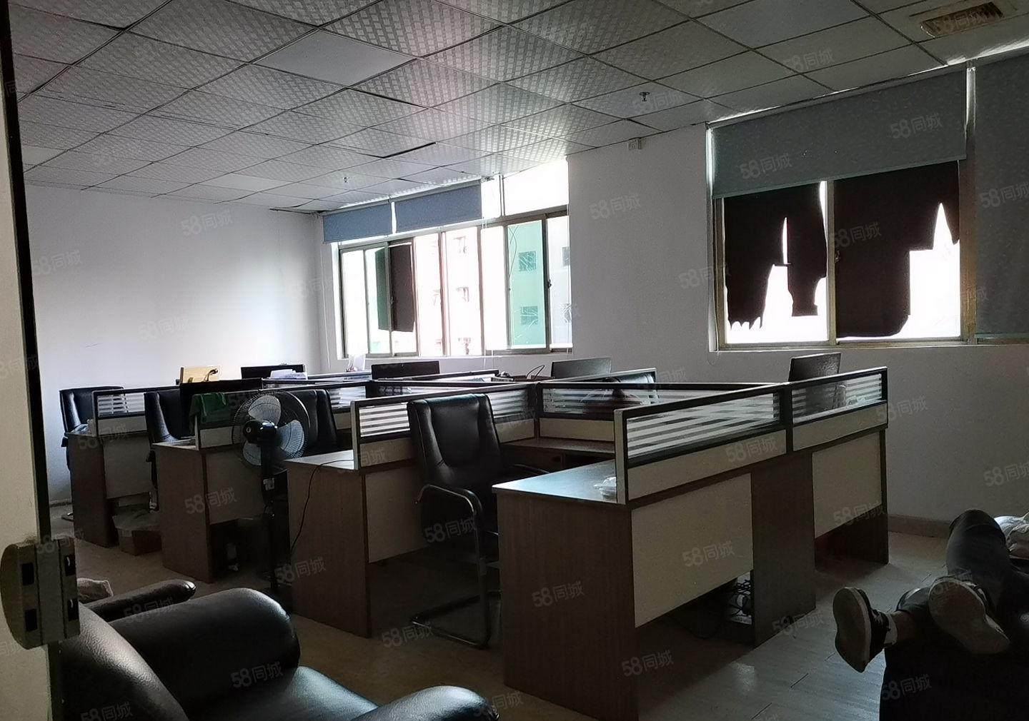 凤岗雁田布心工业区二楼1000平方，带精装修厂房出租，