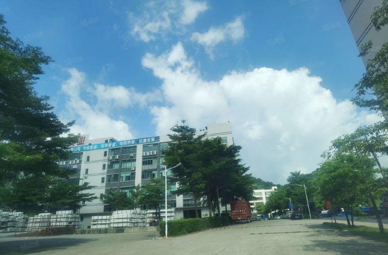 一楼厂房8米高楼上4.5米高）凤岗新出2000平方米厂房出租