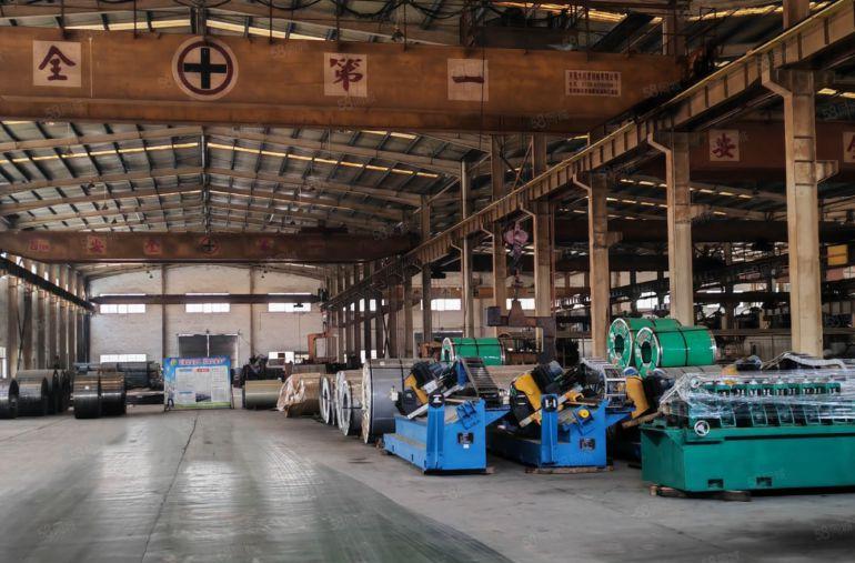 临深原房东重工业独院厂房12米高30000平方米超大空地直租