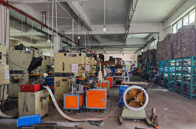 天堂围原房东厂房实际面积出租1100平高度6米可分租低价出租