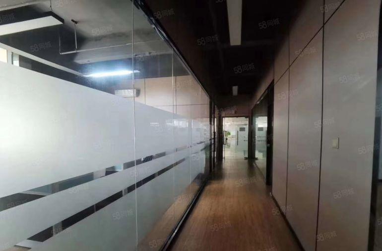 凤岗雁田新出楼上2600平厂房仓库出租，现成装修拎包生产