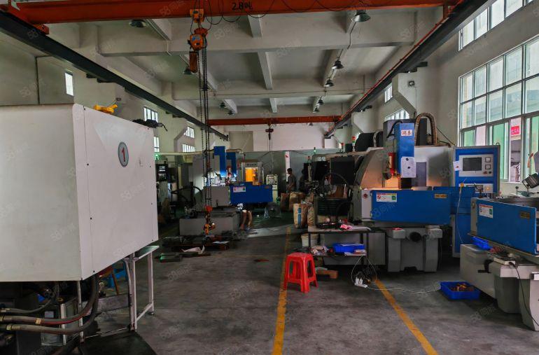 凤岗五联原房东厂房出租实际面积低价出租2380平可分租