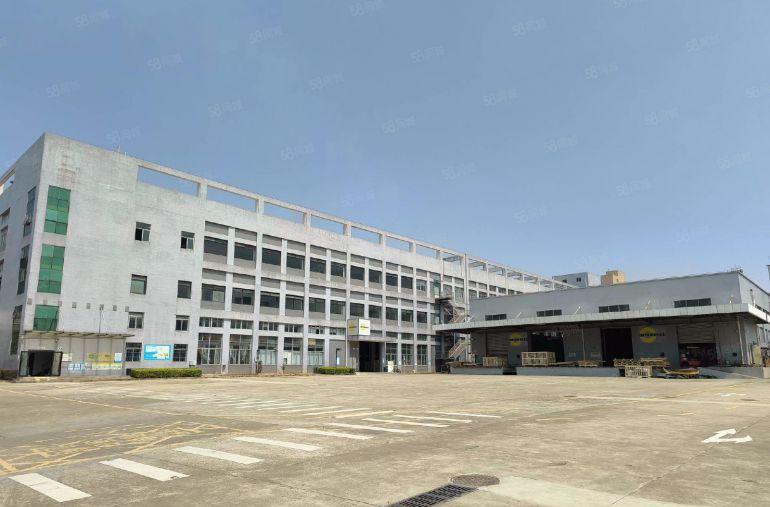 凤岗原房东现成装修一二楼各1000平厂房仓库出租，水电齐全。