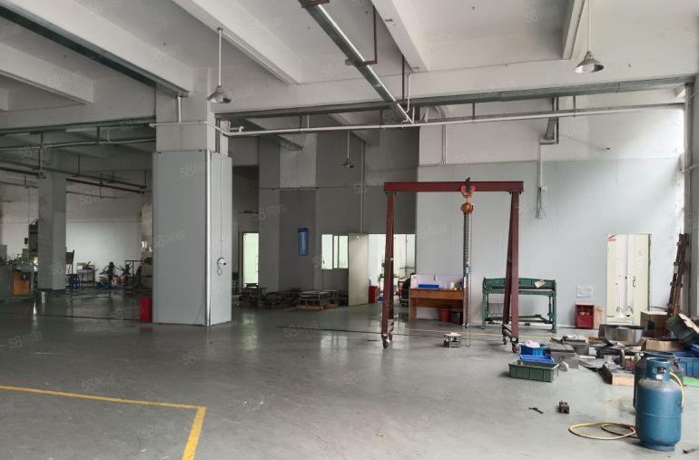 凤岗五联原房东带办公室装修标准厂房一楼1500平出租现成水电